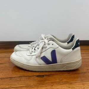 Veja White Sneakers with Purple Detail